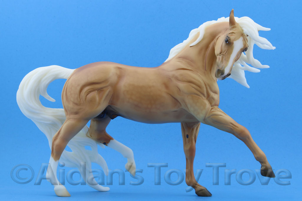 Breyer Samba Surprise 711238 Matte Palomino