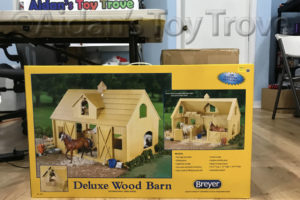 Breyer Deluxe Wood Barn