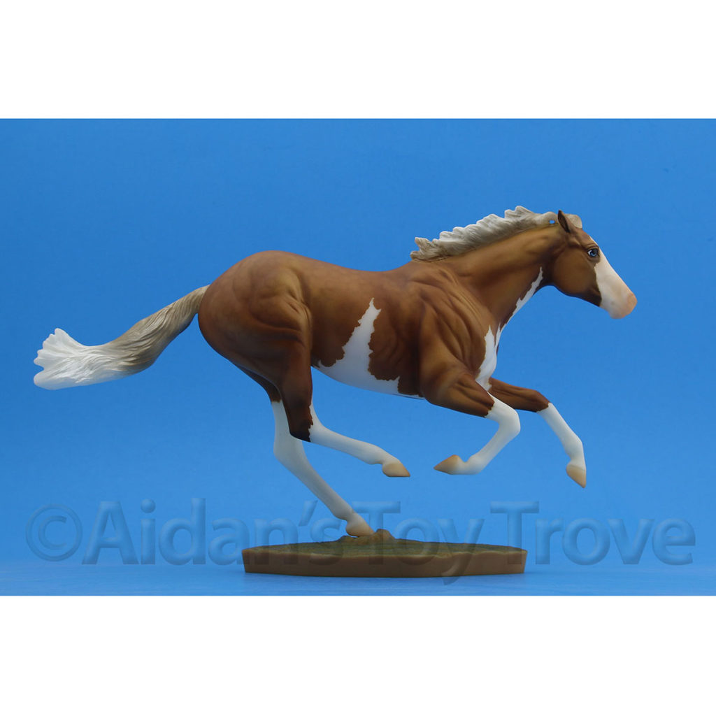 Breyer Dark Horse Surprise Matte Palomino Pinto 711285